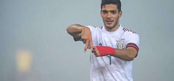Raúl Jiménez ya se reportó con la Selección Mexicana
