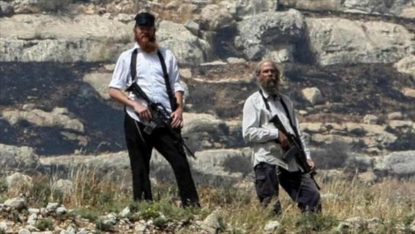 Colonos israelíes atacan a pedradas coches y granjas de palestinos