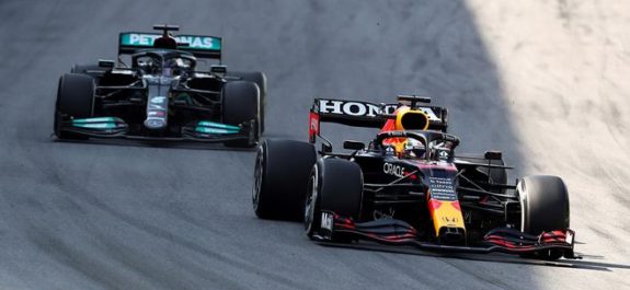 Mercedes solicita la revisión del 'incidente' Verstappen-Hamilton