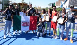 Exhibición de boxeo y entrega de reconocimientos a  pugilistas potosinos en Recreovía de Av. Carranza