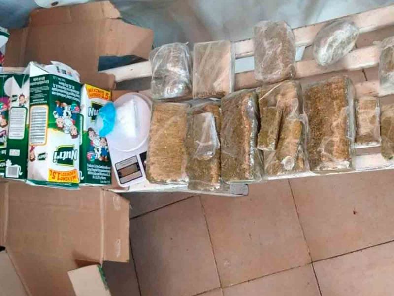 Cae hombre por intentar ingresar cuatro kg de marihuana en cajas de leche a penal de Hidalgo