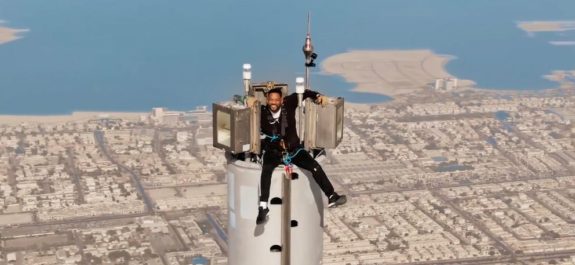 Will Smith subió al edificio más alto del mundo y grabó un impresionante video