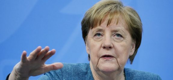 Merkel suplica