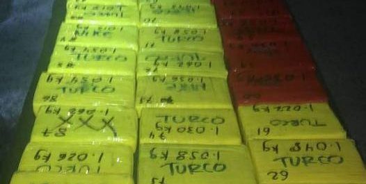 En autobús, militares interceptaron 90 kilos de cocaína