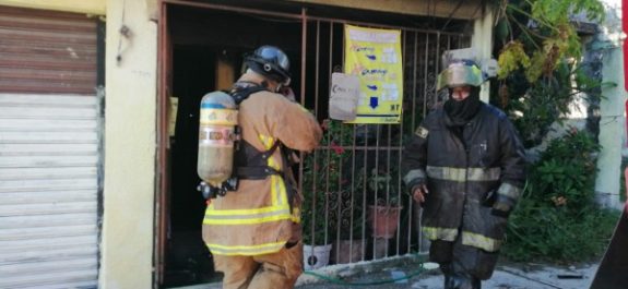 Se incendió Altar de Muertos en vivienda