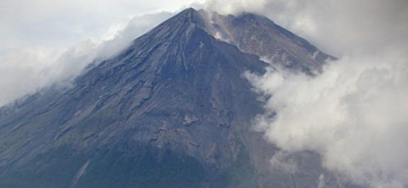 Volcán en