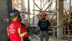 Cinco albañiles resultan heridos tras desplomarse losa de construcción