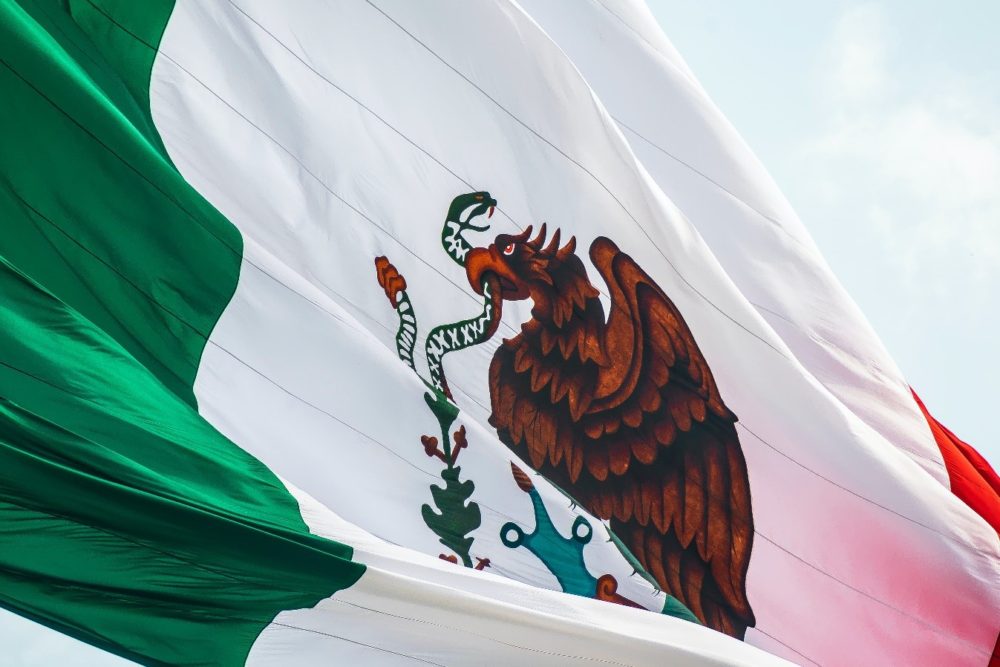 Bandera en el día de la constitución mexicana