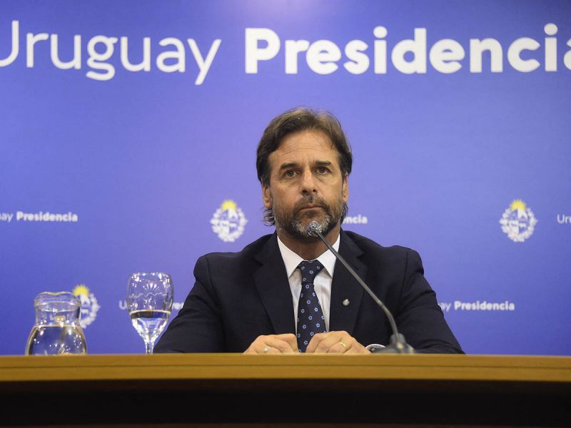 Uruguay abre