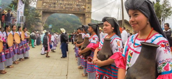 Vista el bonito Pueblo Mágico de Huautla de Jiménez en Oaxaca