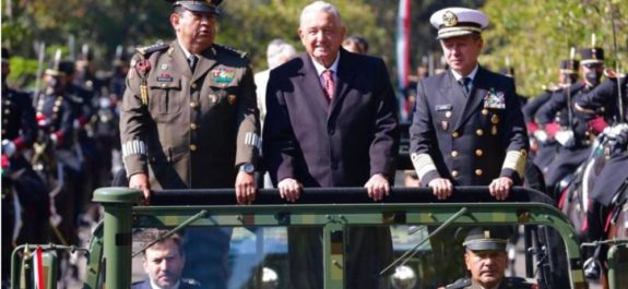 AMLO conmemora