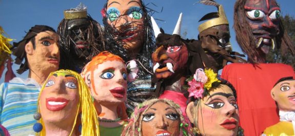 Máscaras de carnaval y mojigangas en el Museo Federico Silva