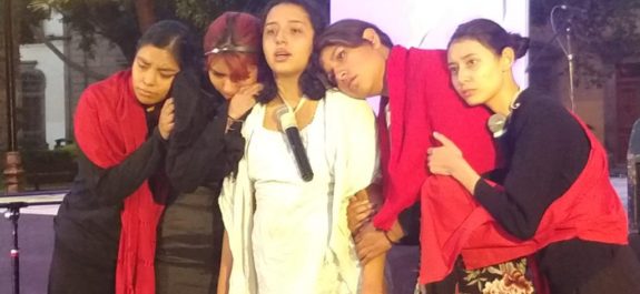 EL DRAMA DE LAS Y LOS MIGRANTES EN EL ESCENARIO DEL TEATRO DE LA PAZ