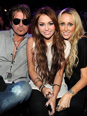 Los padres de Miley Cyrus anuncian su divorcio – El Heraldo de San Luis  Potosí.