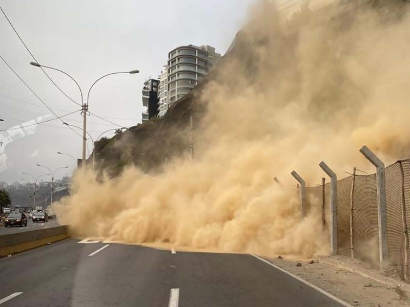 Sismo de magnitud 5.5 golpea Perú, se registra deslizamiento de tierra