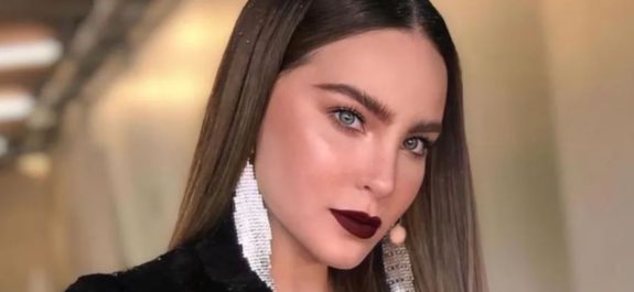 Belinda-le-canta-adolorida-y-pasada-de-copas-a-Christian-Nodal