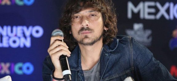 León Larregui