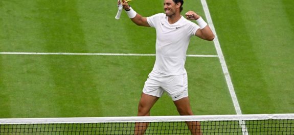 Nadal supera otro desafío; a tercera ronda de Wimbledon