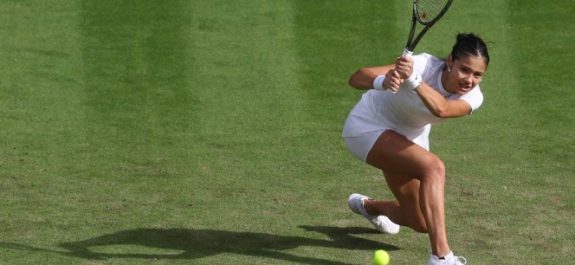 Sorpresa en Wimbledon; Raducanu, eliminada