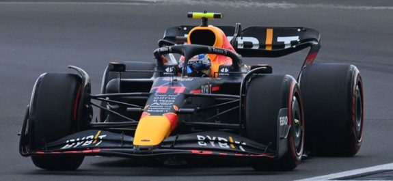 Checo Pérez reconoce un mal arranque en Silverstone