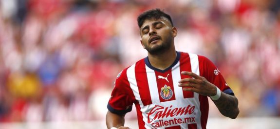 Chivas sin mejoría, debutó con empate ante los Bravos de Juárez