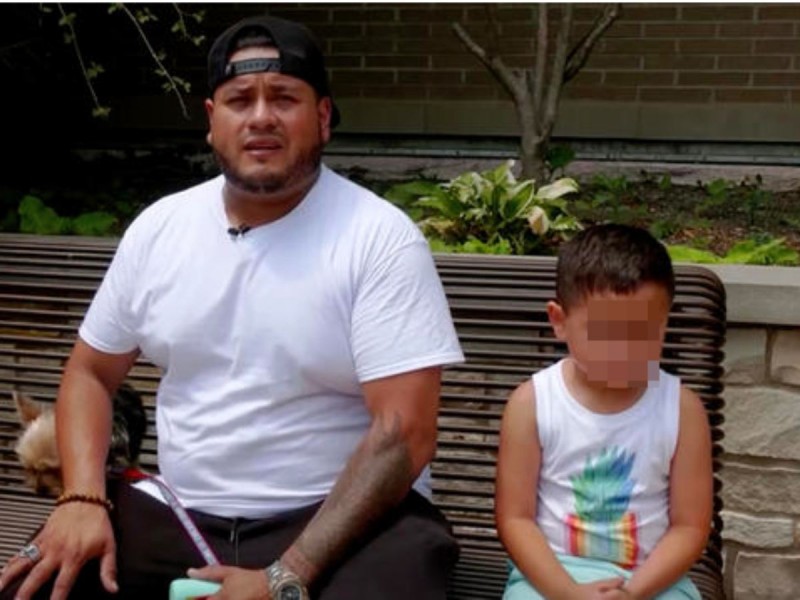 Escondió a su hijo en contenedor de basura para salvarlo de tiroteo en Highland Park