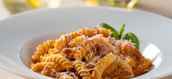 PASTA WITH POMODORO SAUCE AND BACON
