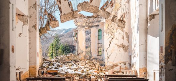 abandoned-church-building-italy-europe-decay-roman-robroek62-1