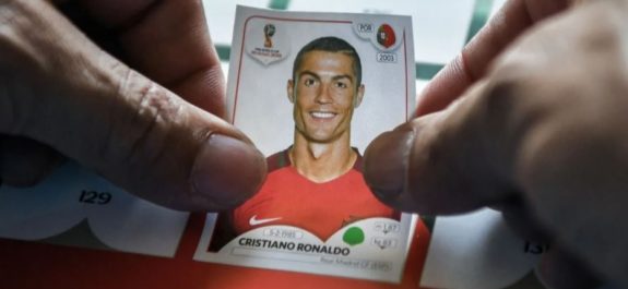 Maestra-da-puntos-extras-por-estampa-de-Cristiano-Ronaldo-para-album-Panini