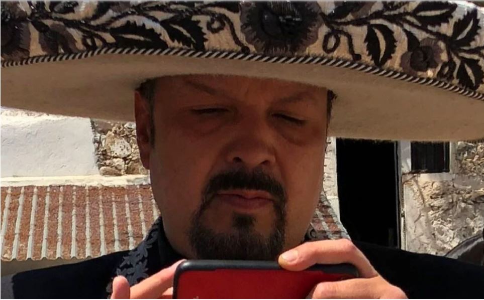 Los lujos que se da Pepe Aguilar con sus hijos gracias a su fortuna