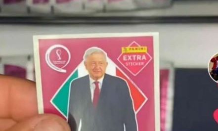 Chico-compra-sobres-del-album-Panini-en-Tepito-y-le-sale-un-sticker-de-AMLO