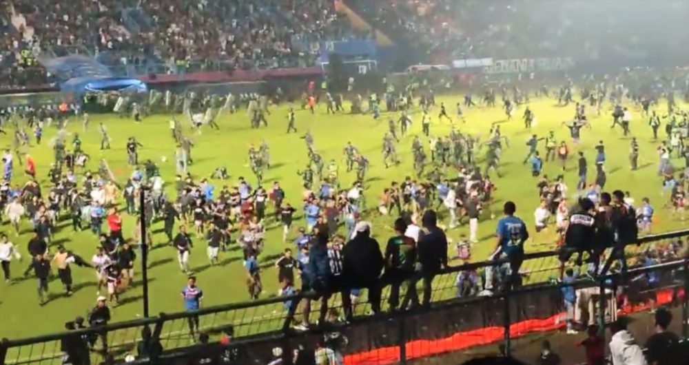 Horror En Indonesia Reportan Al Menos 127 Muertos En Un Partido De