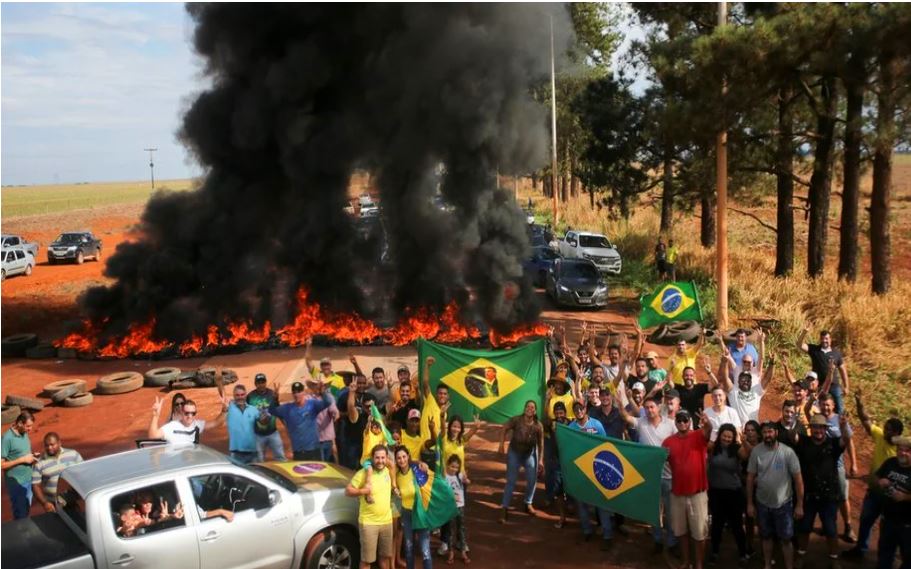 Camioneros Partidarios De Bolsonaro Bloquean Carreteras En 26 Estados Del País Para Protestar 5884