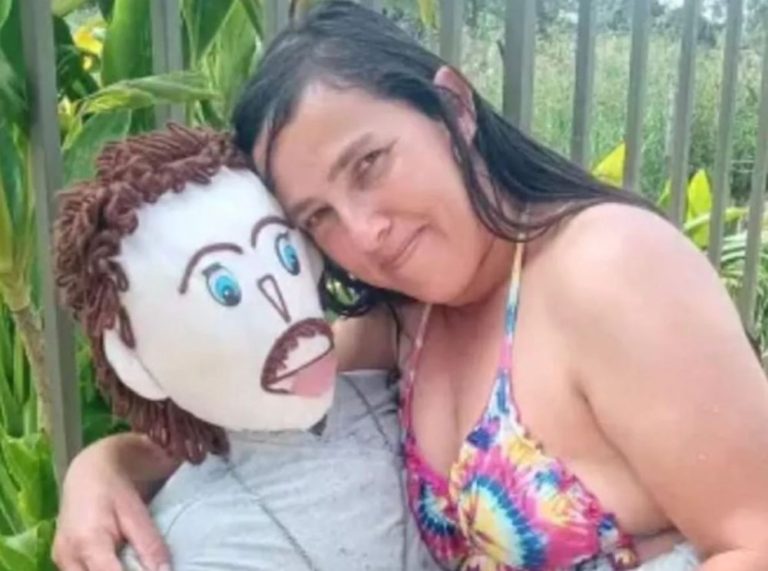 Mujer Se Casó Con Un Muñeco De Trapo Ahora Dice Que él Le Fue Infiel El Heraldo De San Luis 