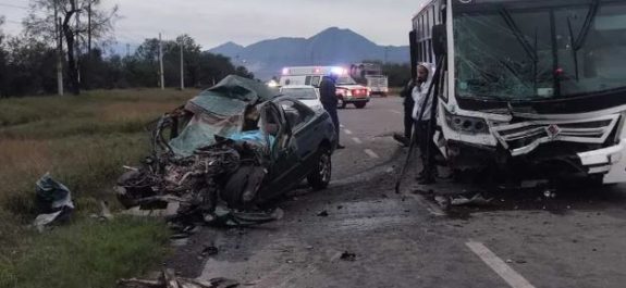 Fallece-conductor-tras-chocar-contra-camion-en-Cienega-de-Flores-NL