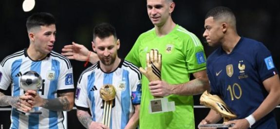 Messi-gana-el-Balon-de-Oro-y-Mmbape-la-Bota-de-Oro-en-el-Mundial-de-Qatar-2022-3