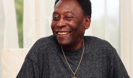 Pelé envía