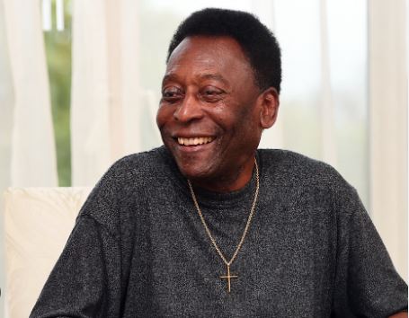 Pelé envía