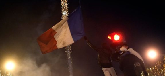 Tras-la-derrota-en-la-Copa-del-Mundo-hubo-disturbios-entre-policias-y-aficionados-en-Francia