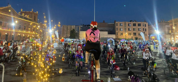 Un-Exito-el-maraton-de-Spinn-Navidad-de-Ride-en-la-Plaza-de-Los-Fundadores