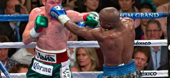 Canelo aún tiene la espinita de la derrota contra Mayweather