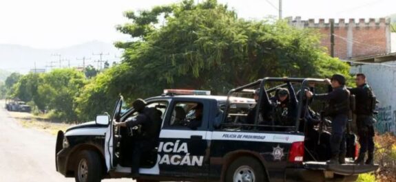 Ataque-armado-deja-5-muertos-y-2-heridos-en-Sahuayo-Michoacan.