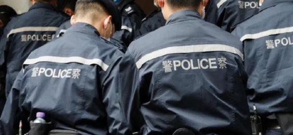 Conductor ebrio asesina a 3 policías a puñaladas tras ser detenido en China