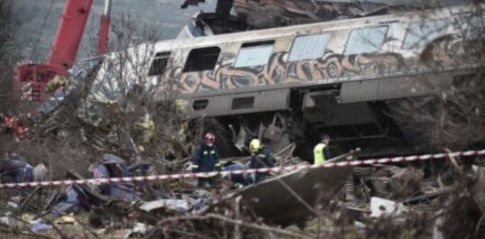 Aumenta-a-36-muertos-y-85-heridos-por-el-choque-de-trenes-en-Grecia