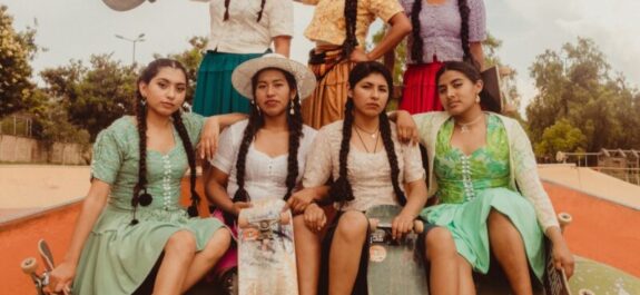 Cholitas-Skaters-Celia-D-Luna-8