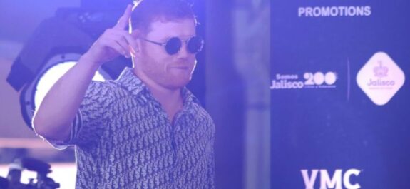 Donara-Canelo-una-parte-de-sus-ganancias-en-pelea-con-John-Ryder-a-una-fundacion-en-Guadalajara