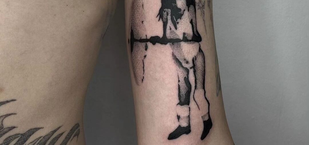 Hombre se tatúa personaje de obedece a la morsa - Grupo Milenio