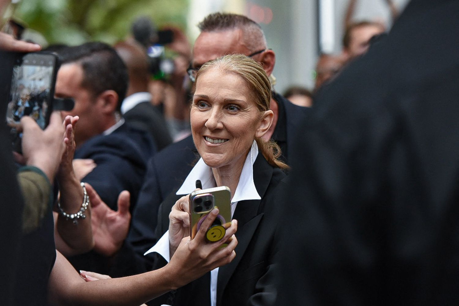 Céline Dion cantó desde la Torre Eiffel en la ceremonia de inauguración