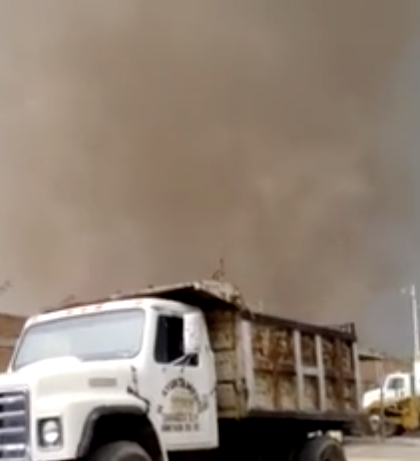 Impresionante tornado azota Zaragoza; causa daños y dos hospitalizados (VIDEO)