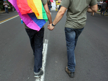 Urgen que pare la violencia institucional contra la comunidad lésbico-gay